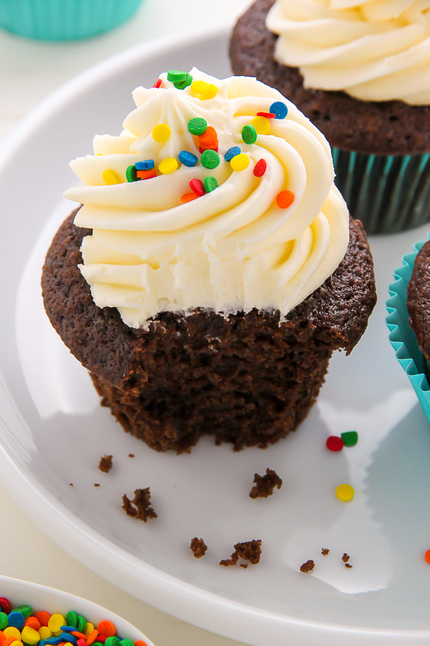 Seriously the BEST One-Bowl Chocolate Cupcakes with Vanilla Buttercream. Click through for the recipe!