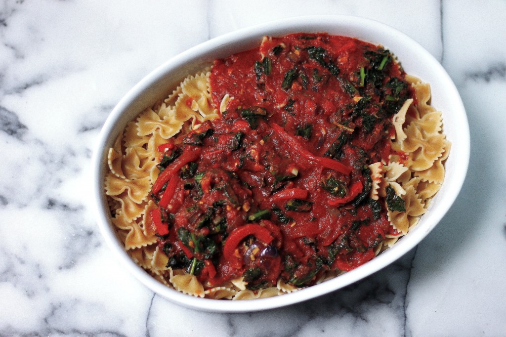 Super Cheesy Kale and Roasted Red Pepper Pasta Bake