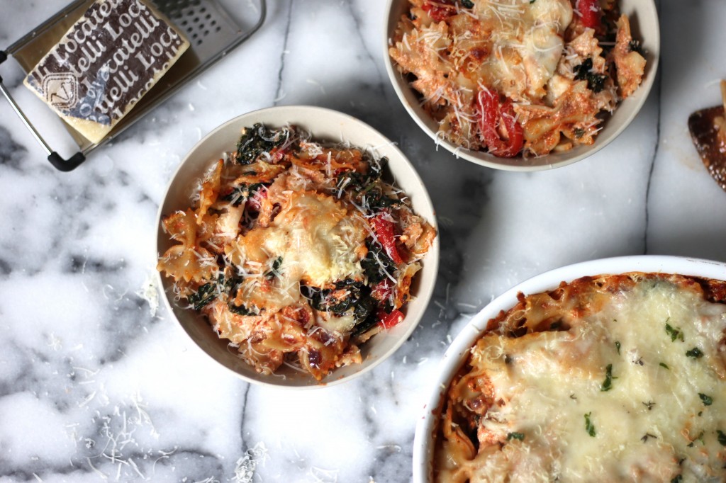Super Cheesy Kale and Roasted Red Pepper Pasta Bake
