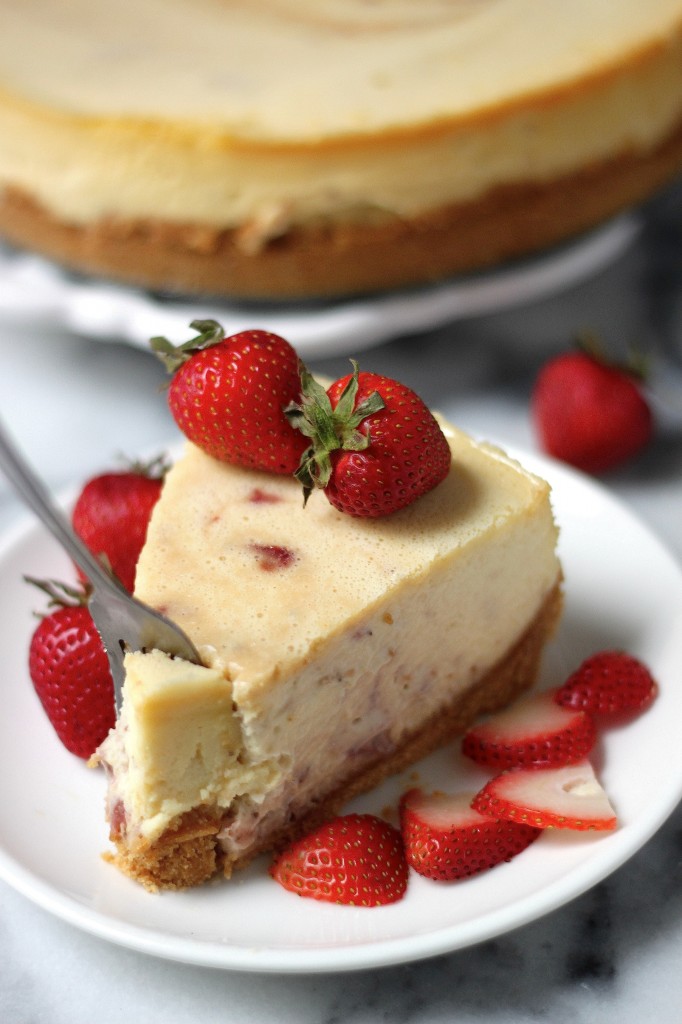 Roasted Strawberry Greek Yogurt Cheesecake