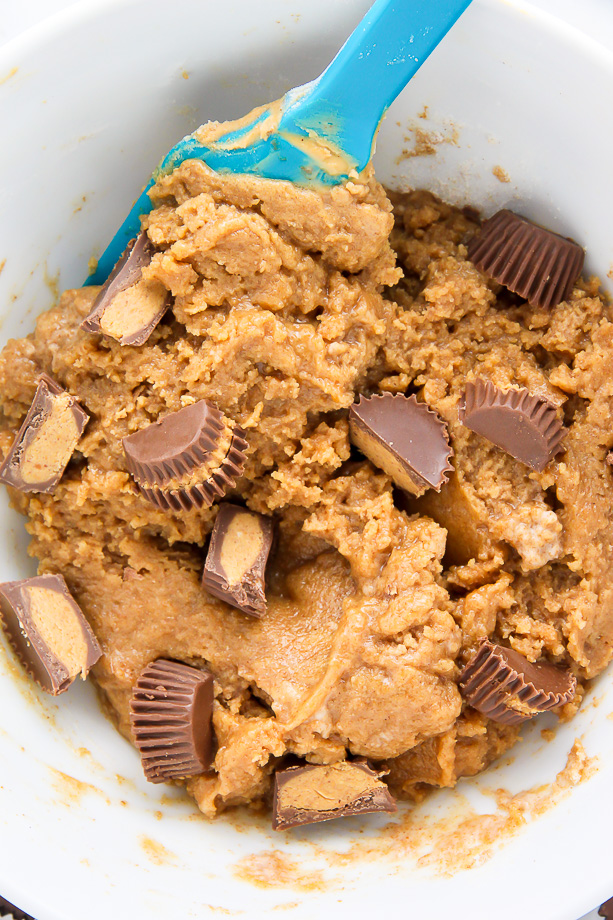 Soft and chewy 5-Ingredient Vegan Peanut Butter Blondies!