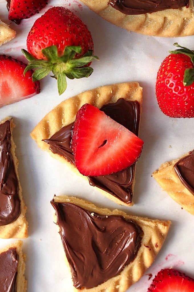 Strawberry Nutella Shortbread Bites