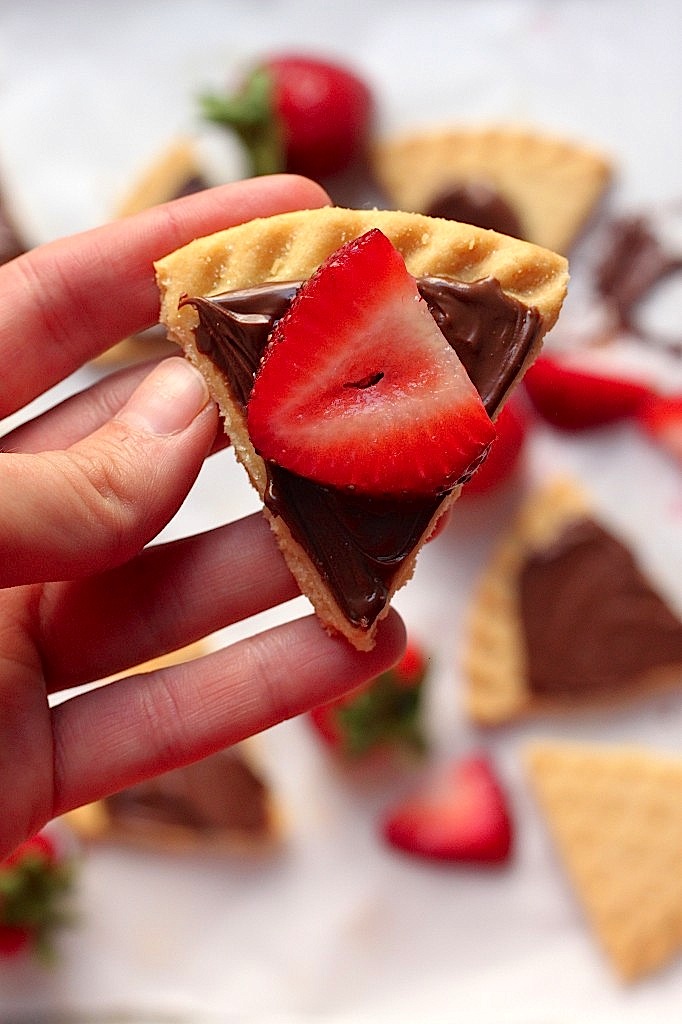 Strawberry Nutella Shortbread Bites