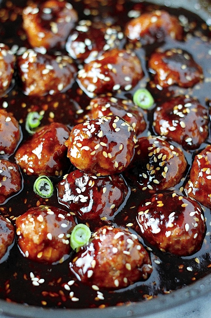 Healthy 30 Minute Sriracha Teriyaki Meatball Bowls