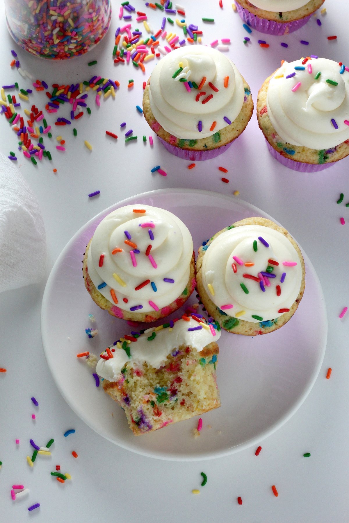 Super Easy One Bowl Funfetti Cupcakes