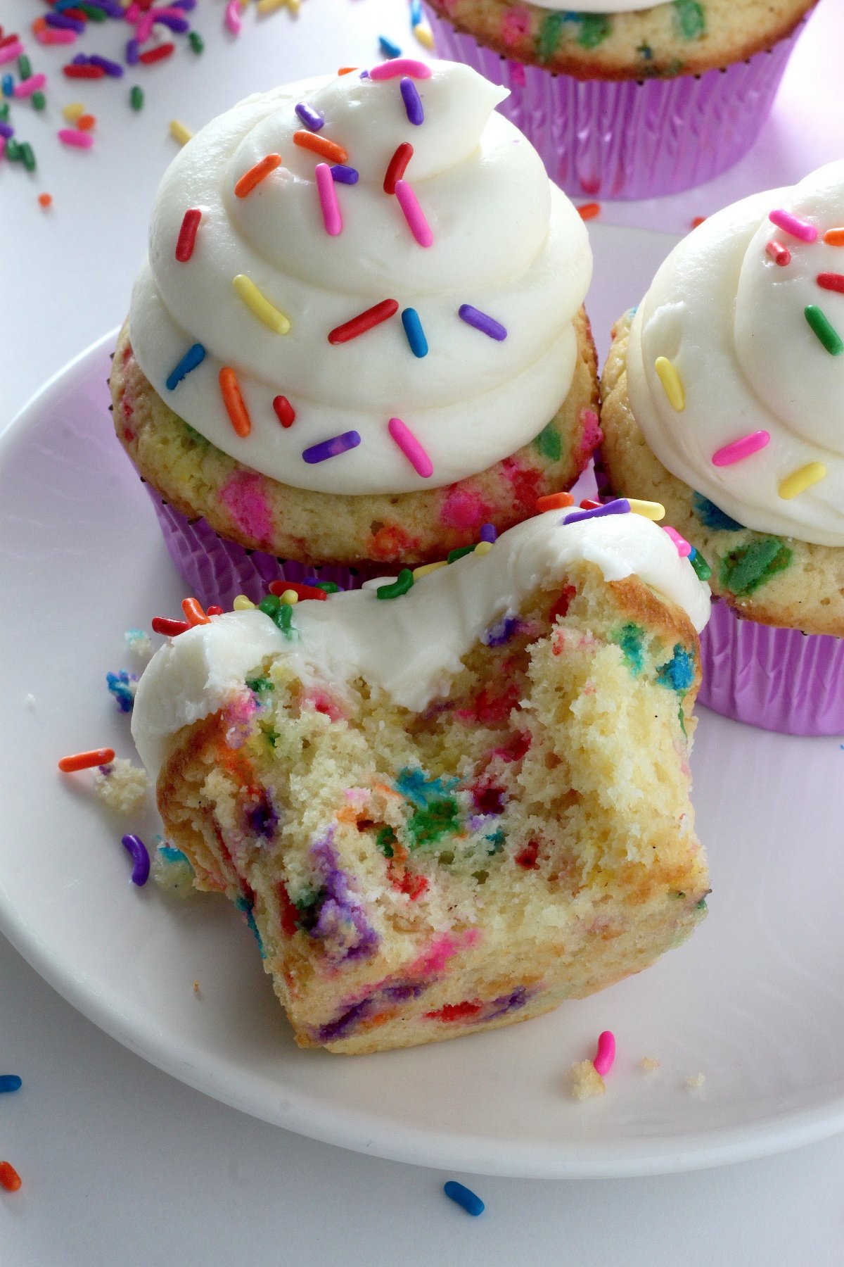 Super Easy One Bowl Funfetti Cupcakes