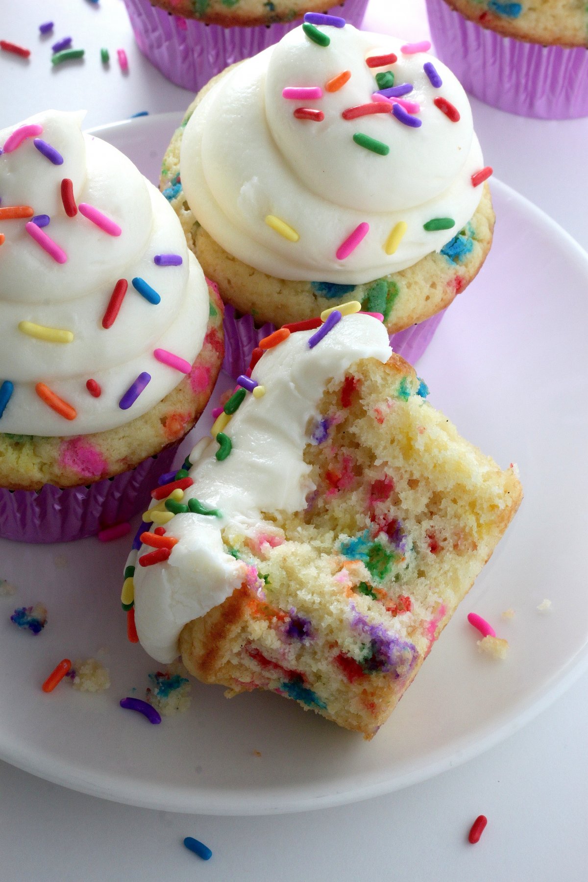 Super Easy One Bowl Funfetti Cupcakes
