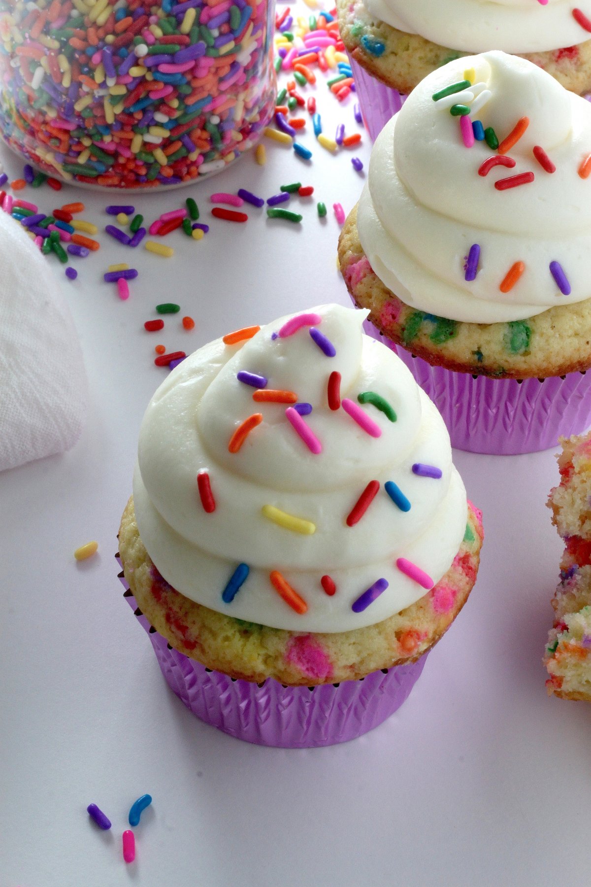 Super Easy One Bowl Funfetti Cupcakes