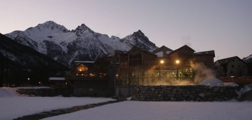 Les Grands Bains de Monêtier. Copyright : AGENCE ZOOM