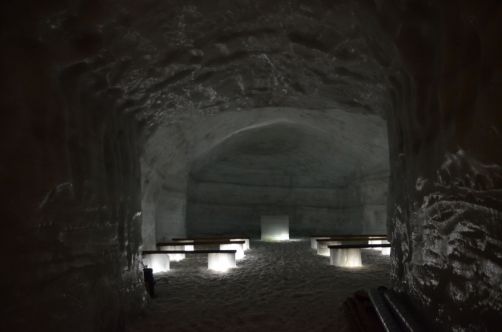 Une chappelle dans un glacier... Petit aperçu de la "Ice Cave"