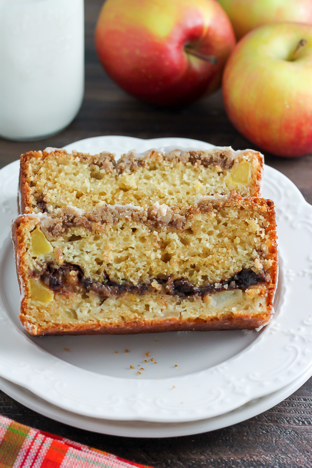 Cinnamon Swirl Apple Crumb Cake