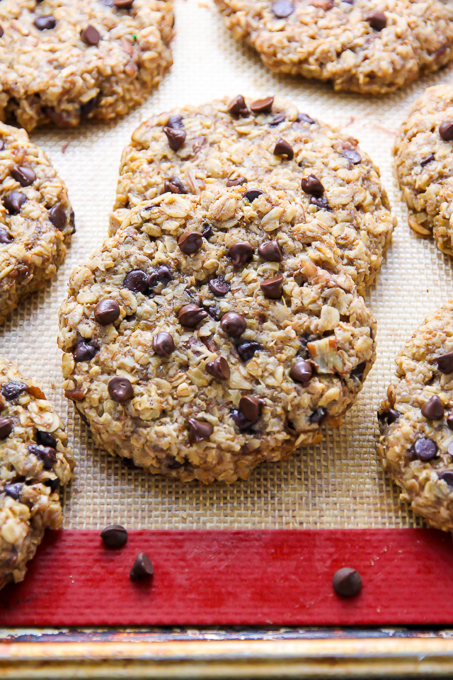 Cookies that taste like banana bread AND are healthy enough for breakfast!