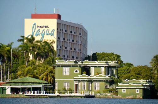 cienfuegos-cuba-320