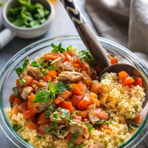 This 20-Minute Chicken Bruschetta Quinoa Salad is the perfect Summer meal!