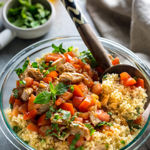 This 20-Minute Chicken Bruschetta Quinoa Salad is the perfect Summer meal!