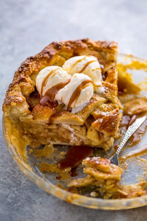 The BEST Salted Caramel Apple Pie! You'll want to make this all Fall. Includes pie crust and salted caramel recipes, too!