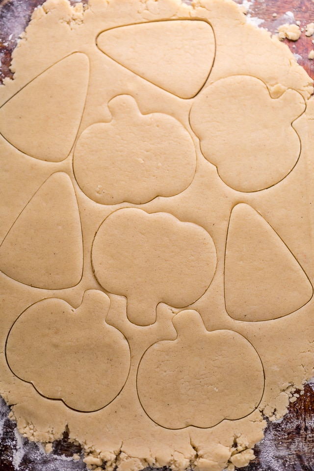 These Pumpkin Spice Cut-Out Cookies are dressed up to look like little slices of pumpkin pie! Does it get any cuter than this?