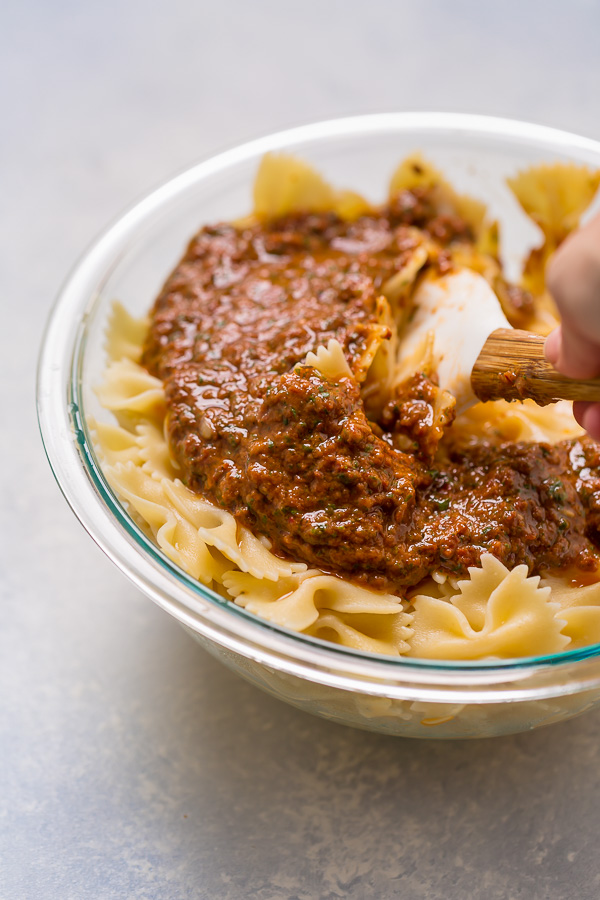 Make sure to buy sun-dried tomatoes that are packed in olive oil. I urge this because you'll use the oil for the salad dressing! Could you use regular olive oil? Technically, yes. But it would be missing that sun-dried infused flavor that makes the dressing extra. So just buy the oil packed tomatoes and trust me on this ;) I'm pretty confident you'll thank me after one bite!