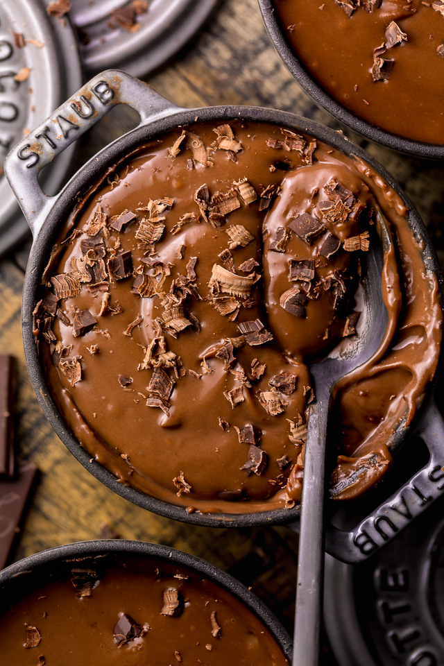 Baileys Irish Cream Chocolate Pudding is thick, creamy, and utterly decadent! The perfect make-ahead dessert to celebrate St. Patrick's Day! To serve, spoon into small serving dishes and top the individual servings with shaved chocolate! #BaileysIrishCreamChocolatePudding #ChocolatePudding #Pudding #IrishCream #Chocolate #Pudding