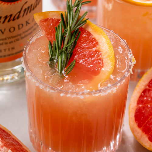 Made with gin or vodka and grapefruit juice, this classic cocktail is so easy and always a crowd-pleaser! Served in a highball glass with a salted rim, this drink is perfect for brunch or Summer parties! Just be sure to use fresh grapefruit juice, it really makes all the difference!