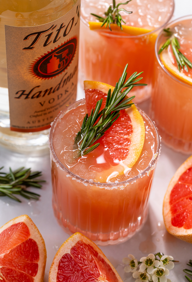 Made with gin or vodka and grapefruit juice, this classic cocktail is so easy and always a crowd-pleaser! Served in a highball glass with a salted rim, this drink is perfect for brunch or Summer parties! Just be sure to use fresh grapefruit juice, it really makes all the difference!