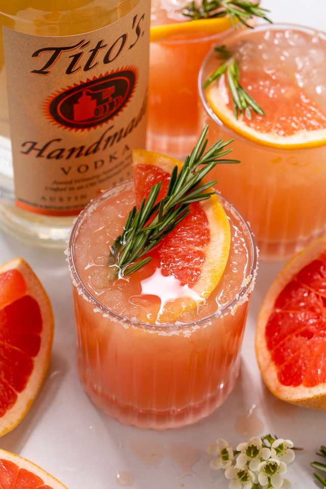 Made with gin or vodka and grapefruit juice, this classic cocktail is so easy and always a crowd-pleaser! Served in a highball glass with a salted rim, this drink is perfect for brunch or Summer parties! Just be sure to use fresh grapefruit juice, it really makes all the difference!