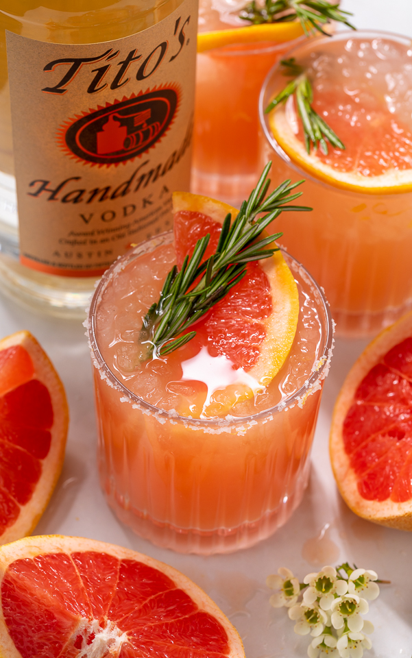 Made with gin or vodka and grapefruit juice, this classic cocktail is so easy and always a crowd-pleaser! Served in a highball glass with a salted rim, this drink is perfect for brunch or Summer parties! Just be sure to use fresh grapefruit juice, it really makes all the difference!