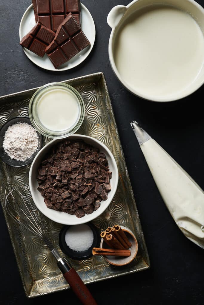 Hot chocolate ingredients